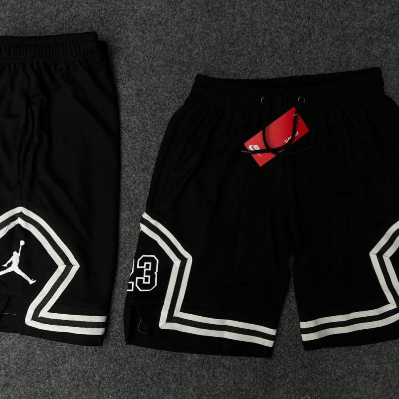 شورت جوردان “اسود”