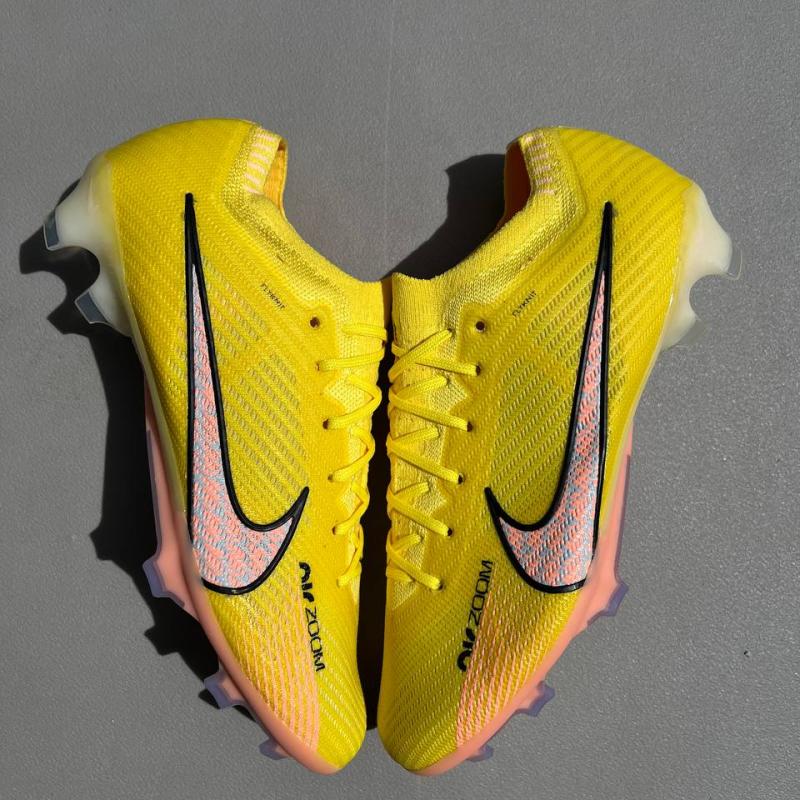 ستارز NIKE AIRZOOM ميرور اوريجينال ” اصفر في بينك “