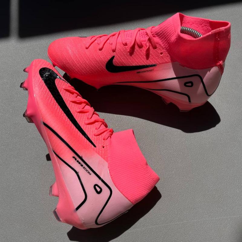 ستارز NIKE AIRZOOM ميرور اوريجينال ” فوشيا في اسود “